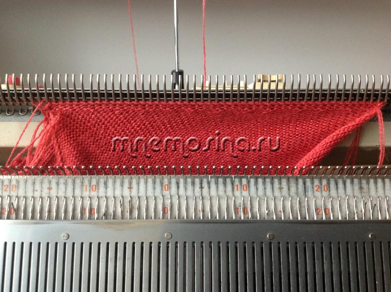 сшиваем второе плечо на машине сшиваем второе плечо на машине