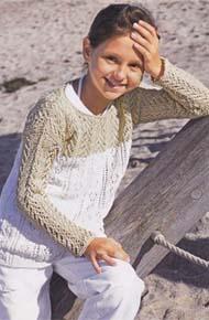 Вязание для детей.  Вязаный пуловер на девочку.